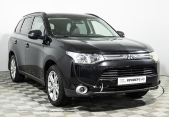 Подержанный автомобиль Mitsubishi Outlander 2013 года (3 фото)