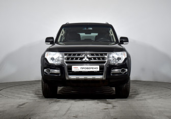 Подержанный автомобиль Mitsubishi Pajero 2018 года (2 фото)