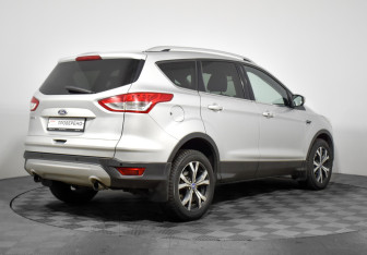 Подержанный автомобиль Ford Kuga 2013 года (5 фото)
