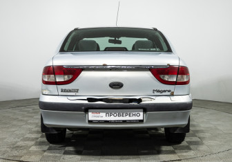 Подержанный автомобиль Renault Megane Sedan 2003 года (6 фото)