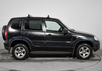 Подержанный автомобиль Chevrolet Niva 2017 года (4 фото)