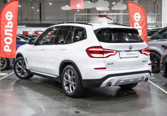 Подержанный автомобиль BMW X3 2018 года (14 фото)