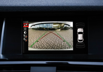 Подержанный автомобиль BMW X4 2017 года (19 фото)