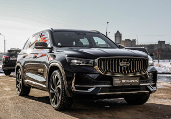 Подержанный автомобиль Geely Monjaro 2022 года (5 фото)