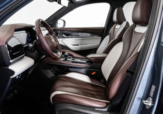 Подержанный автомобиль Geely Monjaro 2023 года (27 фото)