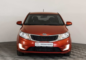 Подержанный автомобиль Kia Rio Hatchback 2013 года (2 фото)