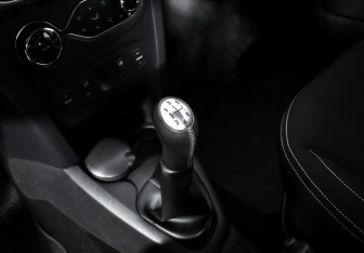 Подержанный автомобиль Renault Sandero 2015 года (11 фото)