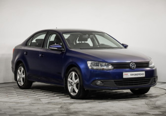 Подержанный автомобиль Volkswagen Jetta Sedan 2014 года (3 фото)