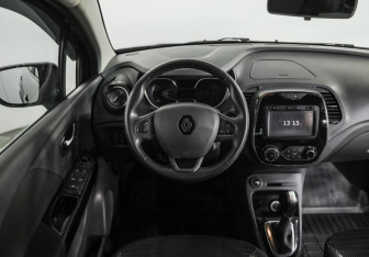 Подержанный автомобиль Renault Kaptur 2018 года (11 фото)