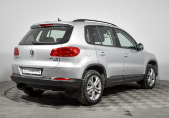 Подержанный автомобиль Volkswagen Tiguan 2015 года (5 фото)