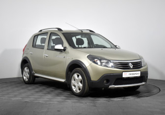 Подержанный автомобиль Renault Sandero 2012 года (3 фото)