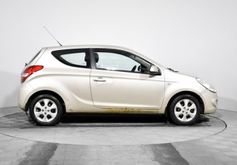 Подержанный автомобиль Hyundai i20 2010 года (4 фото)