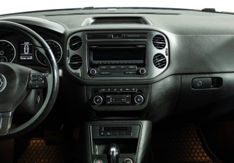 Подержанный автомобиль Volkswagen Tiguan 2012 года (14 фото)