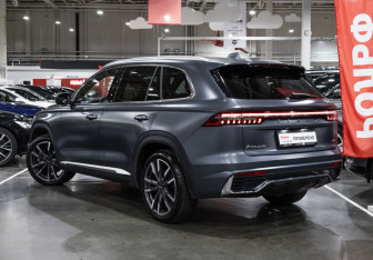 Подержанный автомобиль Geely Monjaro 2024 года (15 фото)