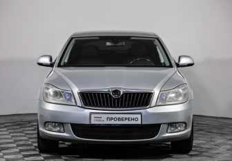 Подержанный автомобиль Skoda Octavia Liftback 2009 года (2 фото)