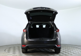 Подержанный автомобиль Mazda CX-5 2019 года (7 фото)