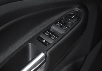 Подержанный автомобиль Ford Kuga 2013 года (15 фото)