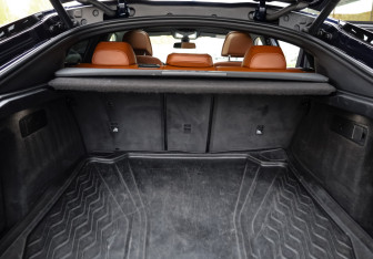 Подержанный автомобиль BMW X6 2021 года (18 фото)