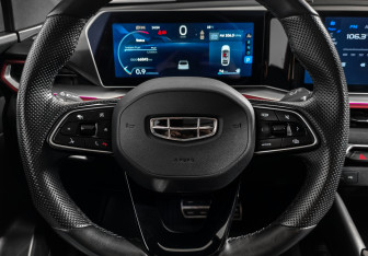 Подержанный автомобиль Geely Coolray 2023 года (18 фото)