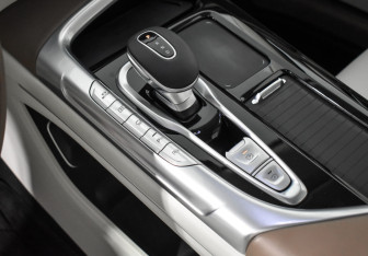 Подержанный автомобиль Voyah Free 2023 года (12 фото)