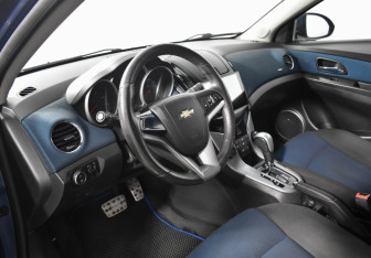 Подержанный автомобиль Chevrolet Cruze Sedan 2012 года (9 фото)