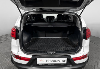 Подержанный автомобиль Kia Sportage 2015 года (19 фото)