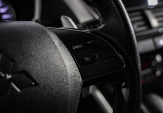 Подержанный автомобиль Mitsubishi Eclipse Cross 2021 года (13 фото)