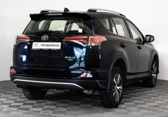 Подержанный автомобиль Toyota RAV4 2018 года (5 фото)