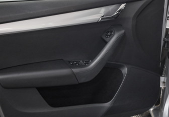 Подержанный автомобиль Skoda Octavia Liftback 2014 года (18 фото)