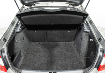 Подержанный автомобиль Skoda Octavia Liftback 2019 года (17 фото)