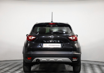 Подержанный автомобиль Renault Kaptur 2021 года (6 фото)