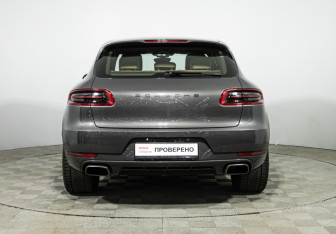 Подержанный автомобиль Porsche Macan 2017 года (6 фото)