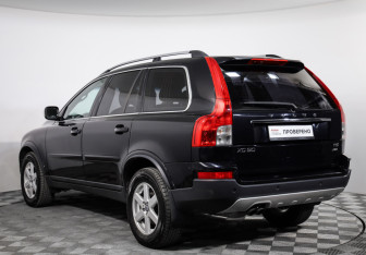 Подержанный автомобиль Volvo XC90 2011 года (7 фото)