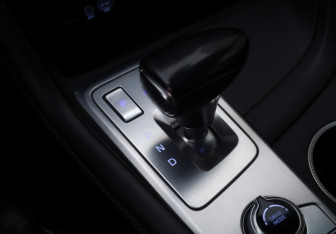 Подержанный автомобиль Genesis G70 2019 года (20 фото)