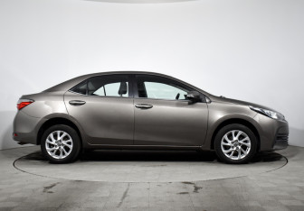Подержанный автомобиль Toyota Corolla Sedan 2016 года (4 фото)