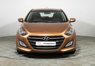 Подержанный автомобиль Hyundai i30 Hatchback 2015 года (2 фото)