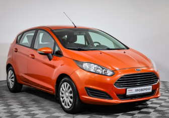 Подержанный автомобиль Ford Fiesta Hatchback 2016 года (3 фото)