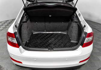 Подержанный автомобиль Skoda Octavia Liftback 2015 года (19 фото)