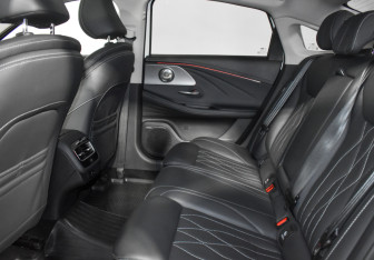 Подержанный автомобиль Chery Arrizo 8 2023 года (11 фото)