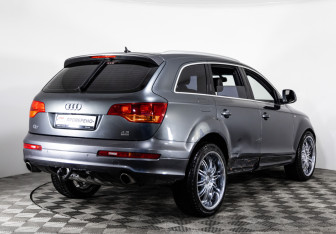 Подержанный автомобиль Audi Q7 2008 года (5 фото)