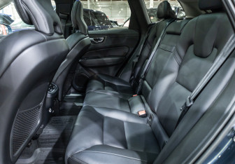 Подержанный автомобиль Volvo XC60 2018 года (13 фото)
