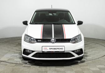 Подержанный автомобиль Volkswagen Polo Sedan 2016 года (2 фото)