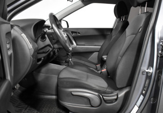 Подержанный автомобиль Hyundai Creta 2016 года (10 фото)