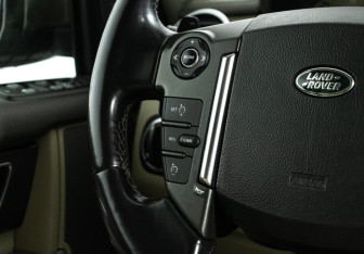 Подержанный автомобиль Land Rover Discovery 2015 года (22 фото)