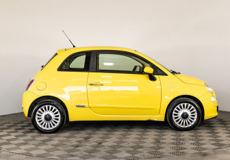 Подержанный автомобиль Fiat 500 Hatchback 2012 года (4 фото)
