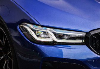 Подержанный автомобиль BMW M5 Sedan 2022 года (12 фото)