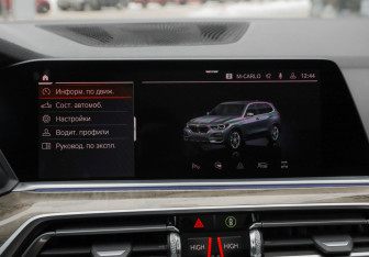 Подержанный автомобиль BMW X5 2018 года (17 фото)