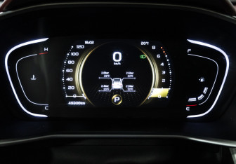 Подержанный автомобиль Geely Coolray 2023 года (12 фото)