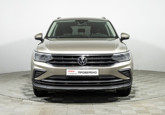 Подержанный автомобиль Volkswagen Tiguan 2021 года (2 фото)