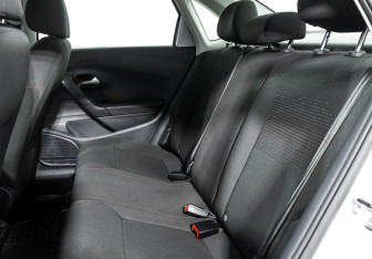 Подержанный автомобиль Volkswagen Polo Sedan 2017 года (10 фото)